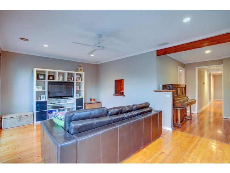 7 Riding Way, Ferntree Gully VIC 3156