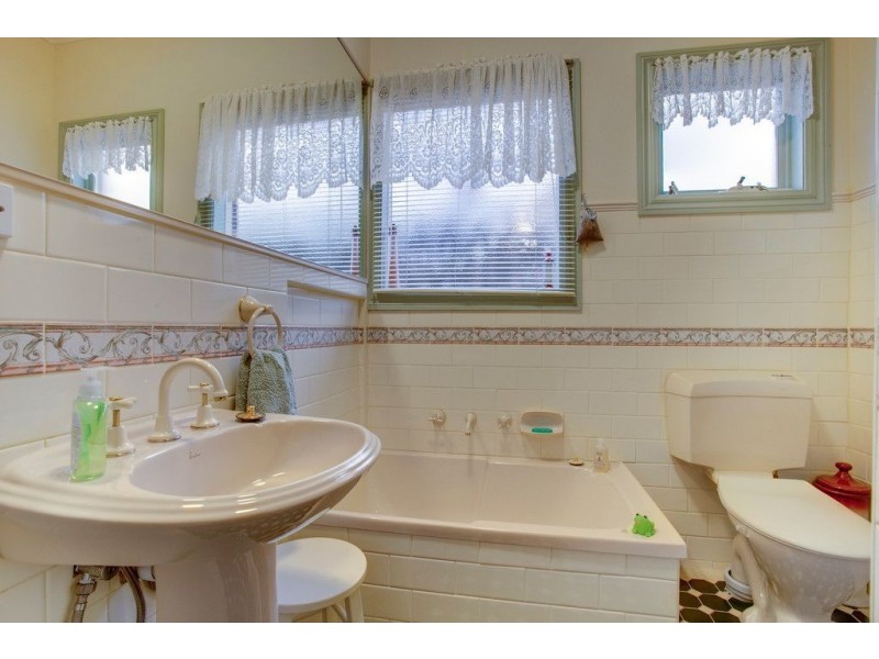 22 Peartree Place, Knoxfield VIC 3180