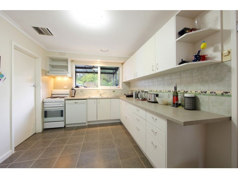 2 Vaughan Road, Ferntree Gully VIC 3156