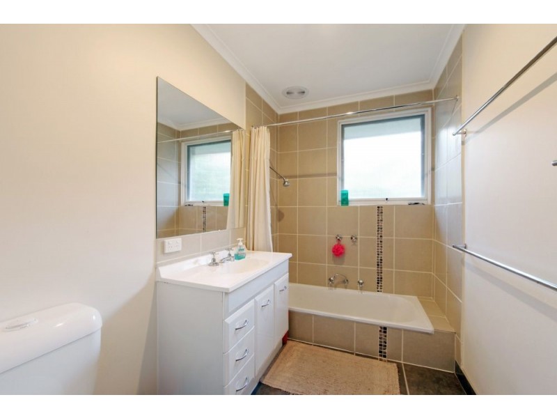 2 Vaughan Road, Ferntree Gully VIC 3156