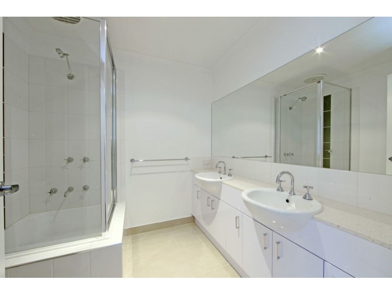 2/2 Tulip Crescent, Boronia VIC 3155