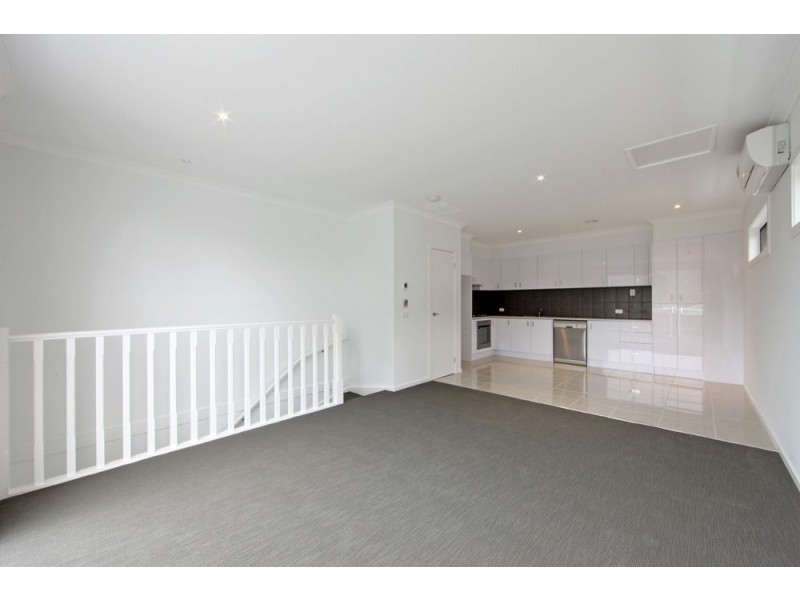 2/2 Tulip Crescent, Boronia VIC 3155