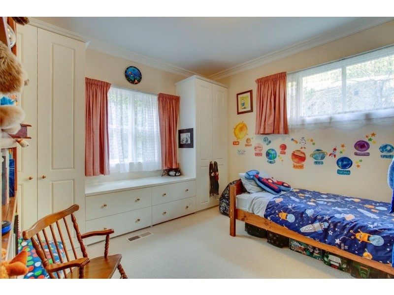 30 Kia Ora Parade, Ferntree Gully VIC 3156