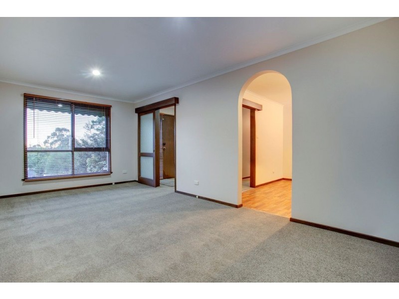 3/2 The Crescent (Facing Alma Avenue), Ferntree Gully VIC 3156