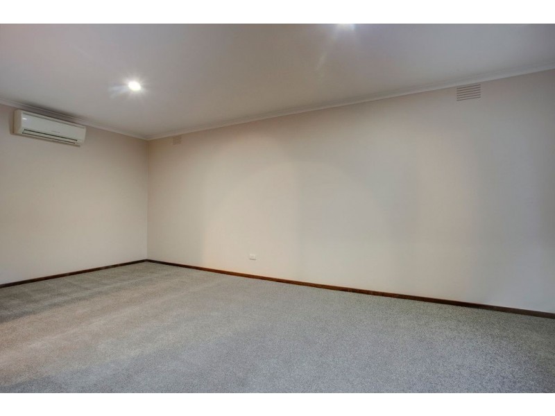 3/2 The Crescent (Facing Alma Avenue), Ferntree Gully VIC 3156