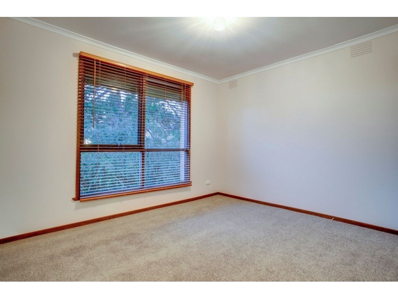 3/2 The Crescent (Facing Alma Avenue), Ferntree Gully VIC 3156