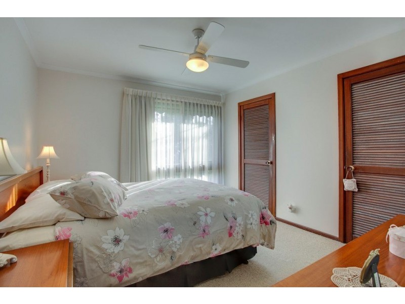 12 Latona Avenue, Knoxfield VIC 3180