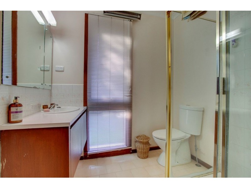 12 Latona Avenue, Knoxfield VIC 3180