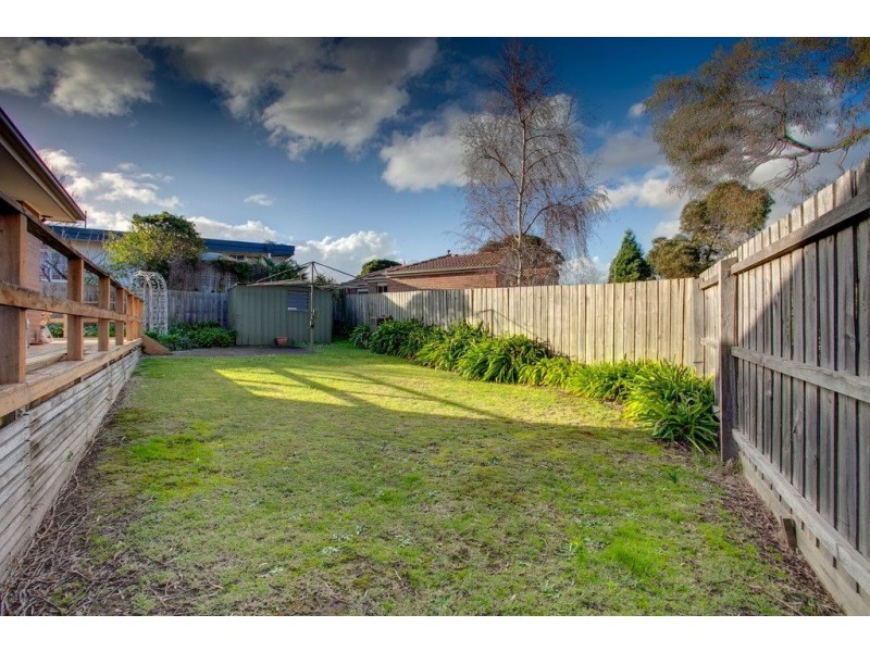 12 Latona Avenue, Knoxfield VIC 3180