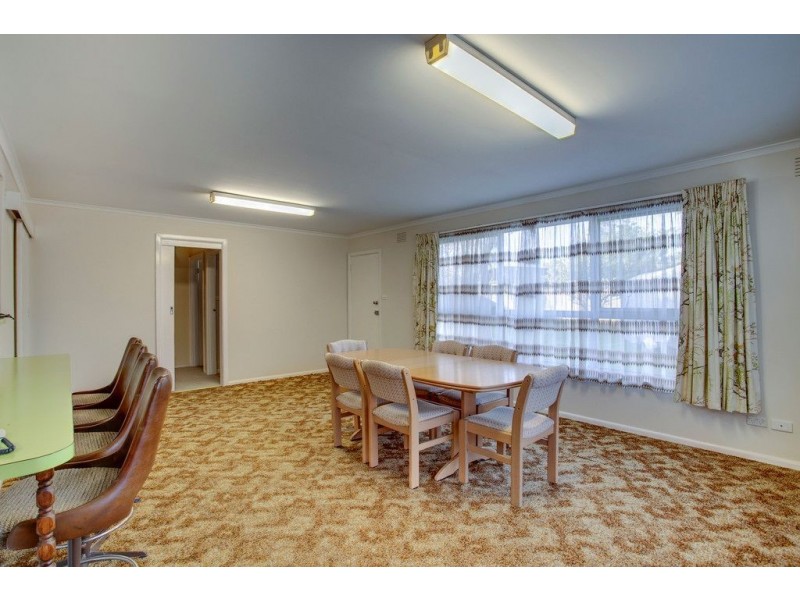 30 Latona Avenue, Knoxfield VIC 3180