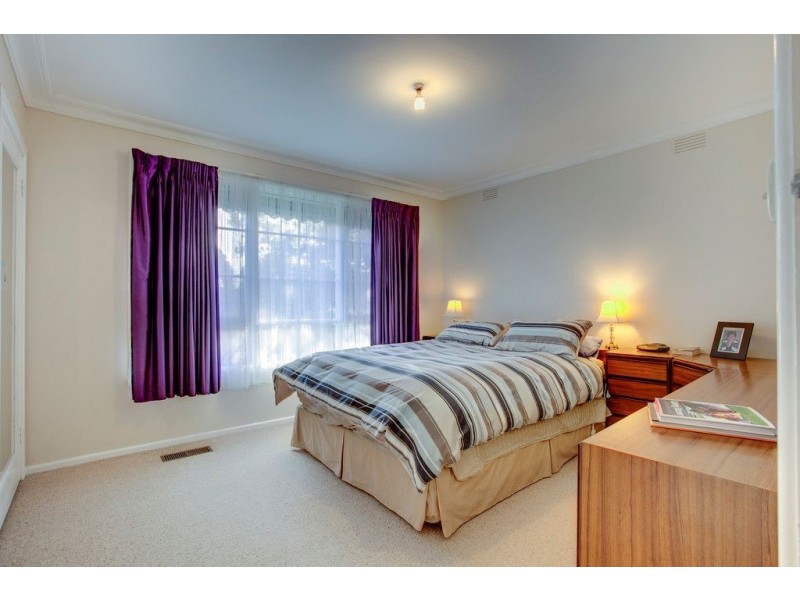 30 Latona Avenue, Knoxfield VIC 3180