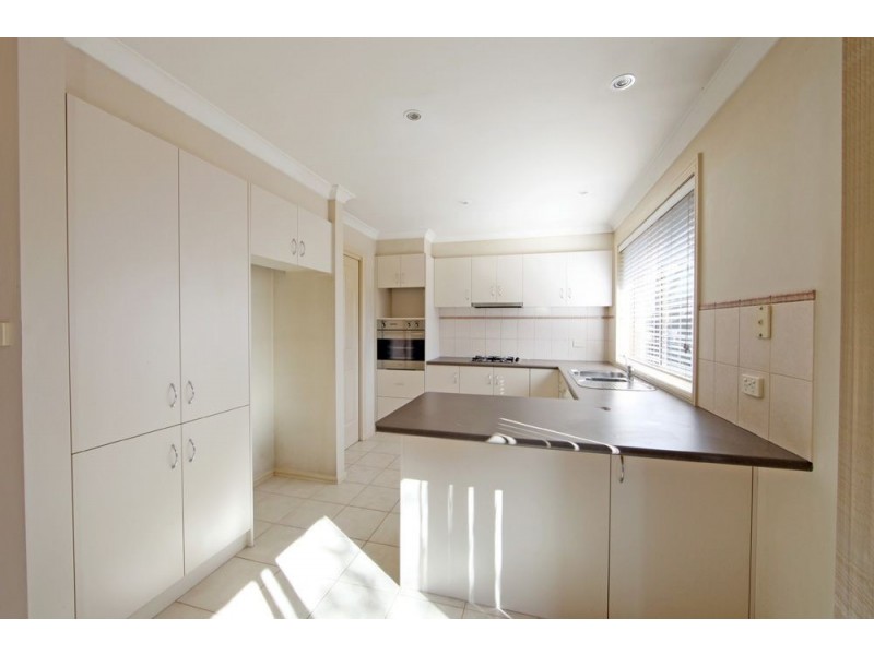 2/17 Westham Crescent, Bayswater VIC 3153