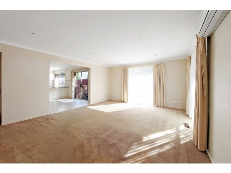 2/17 Westham Crescent, Bayswater VIC 3153