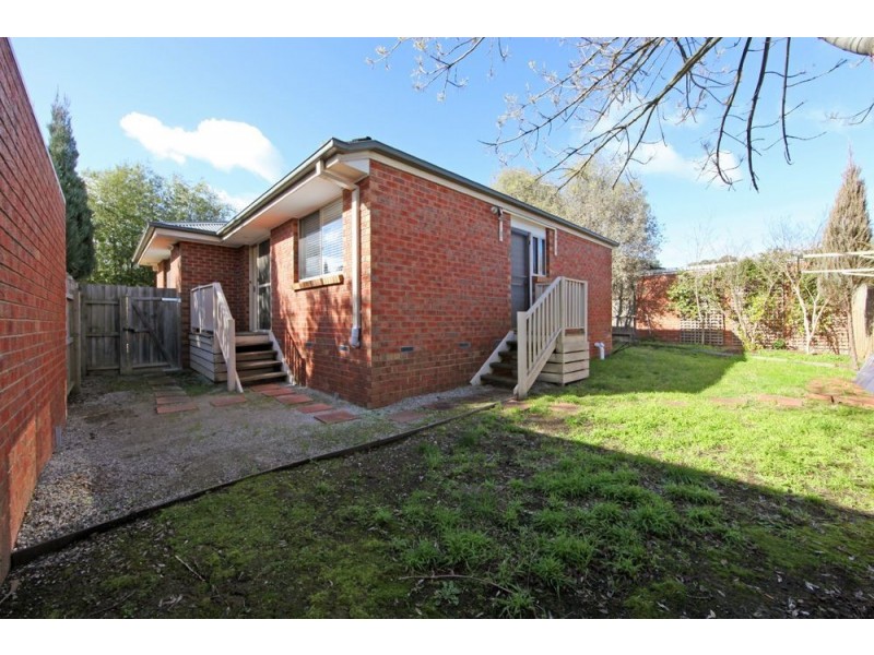 2/17 Westham Crescent, Bayswater VIC 3153