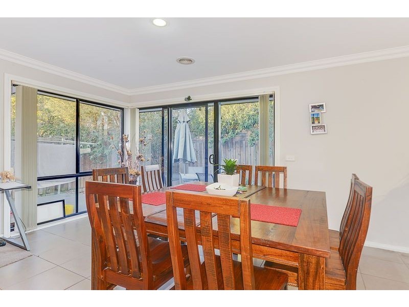 2/2 Waratah Avenue, Bayswater North VIC 3153