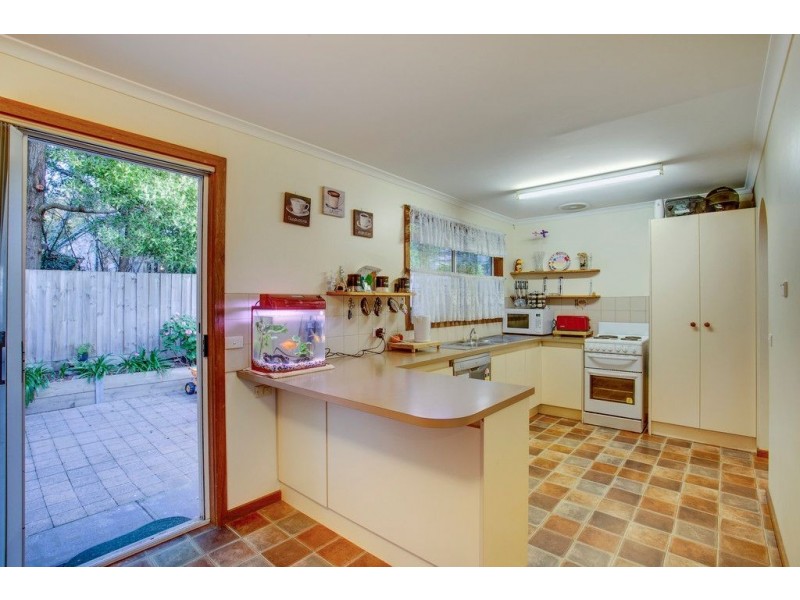 2/18 Moncoe Street, Boronia VIC 3155