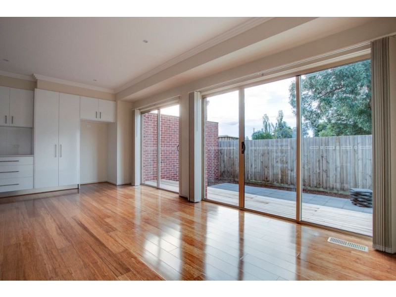 2/17 White Avenue, Bayswater VIC 3153