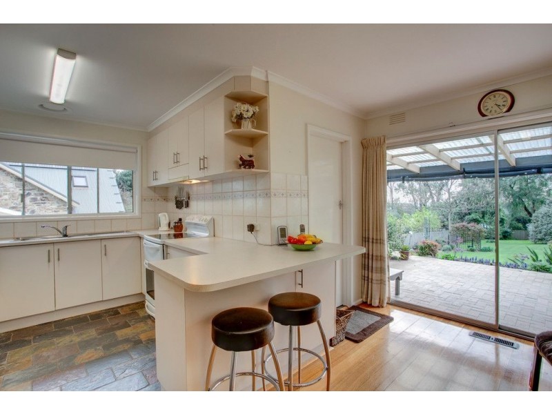 13 Anderson Street, Ferntree Gully VIC 3156