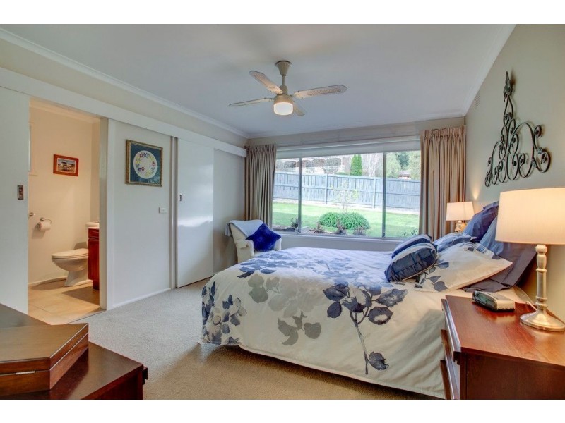 13 Anderson Street, Ferntree Gully VIC 3156