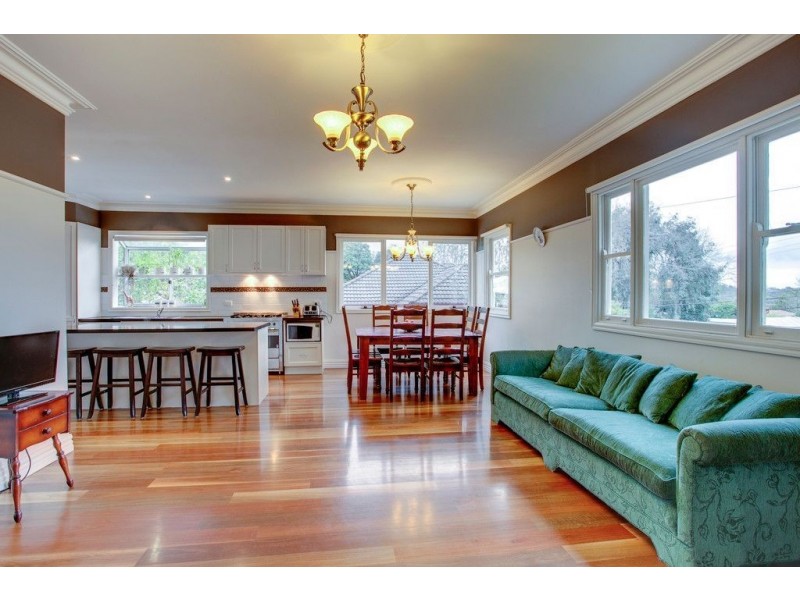 2 Leitch Street, Ferntree Gully VIC 3156