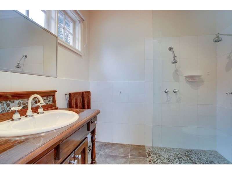 2 Leitch Street, Ferntree Gully VIC 3156