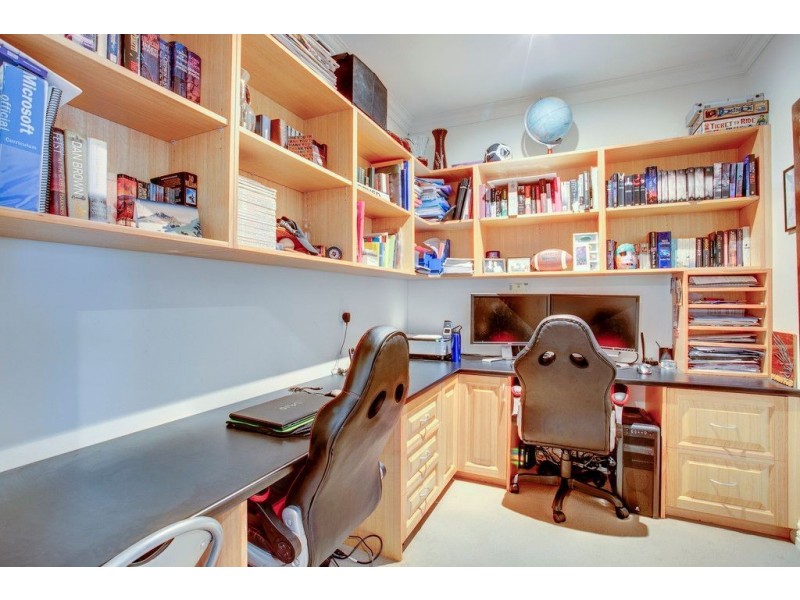 2 Leitch Street, Ferntree Gully VIC 3156