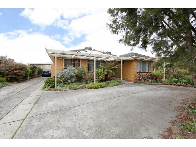 19 Winchester Drive, Bayswater North VIC 3153
