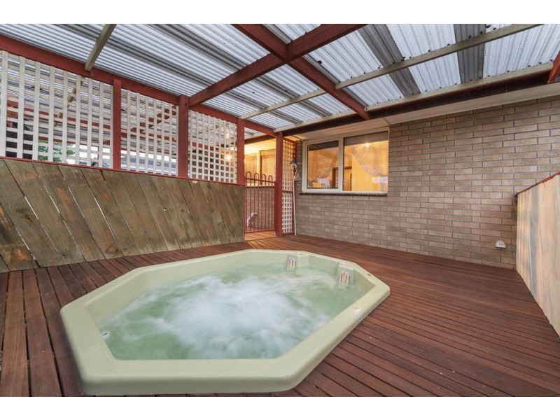 42 Piperita Road, Ferntree Gully VIC 3156