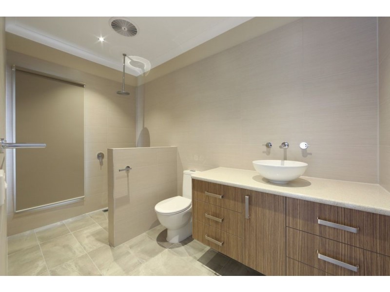 2/34 Devenish Road, Boronia VIC 3155