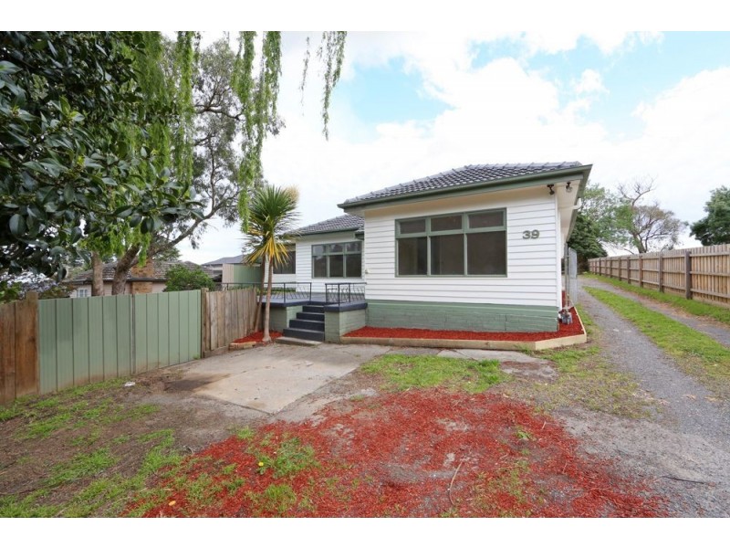 39 Canterbury Road, Montrose VIC 3765
