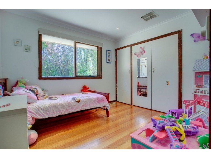 4 Fairlawn Place, Bayswater VIC 3153