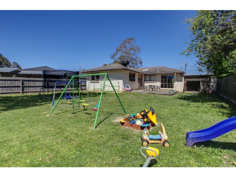 4 Fairlawn Place, Bayswater VIC 3153