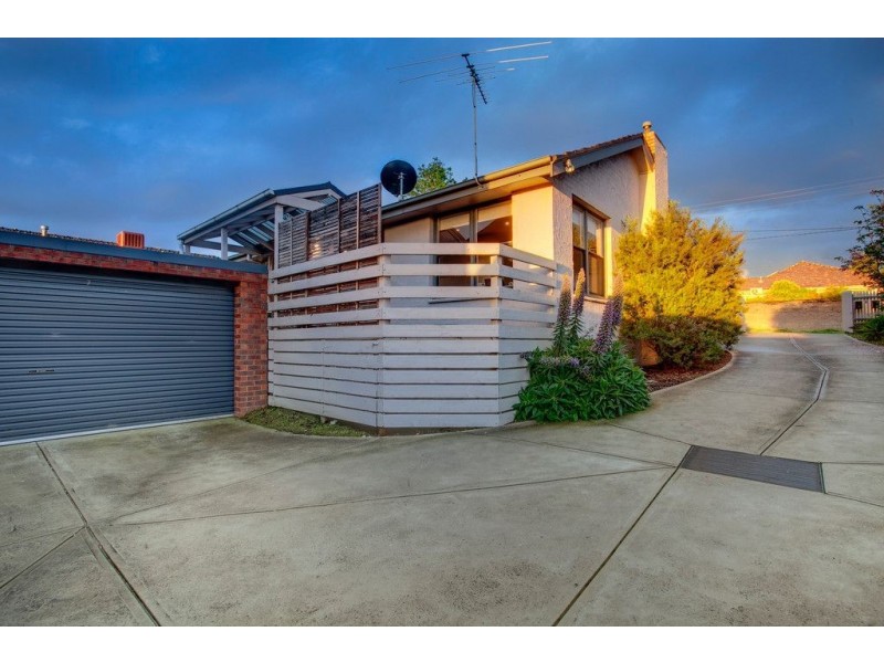 1/12 Mountain Gate Drive, Ferntree Gully VIC 3156