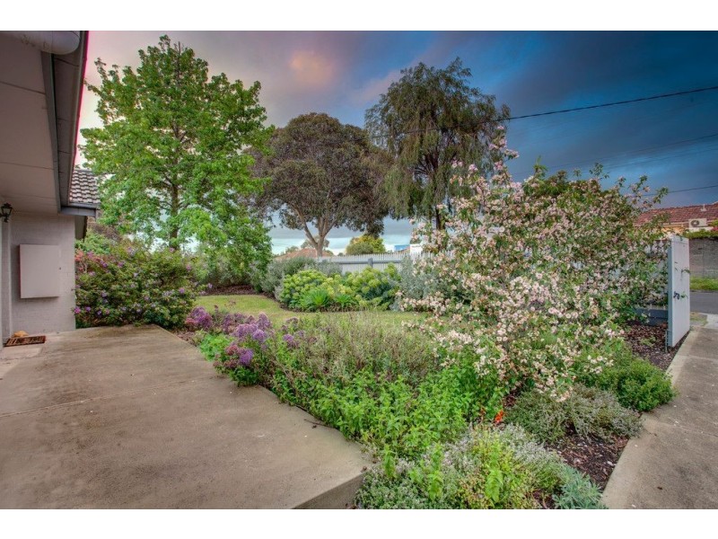 1/12 Mountain Gate Drive, Ferntree Gully VIC 3156