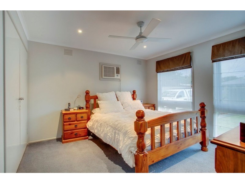 4 Paramount Avenue, Kilsyth VIC 3137