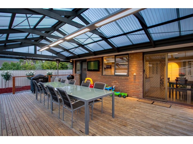 4 Paramount Avenue, Kilsyth VIC 3137