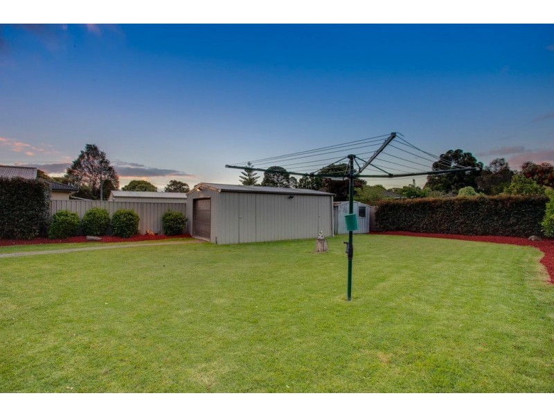 4 Paramount Avenue, Kilsyth VIC 3137