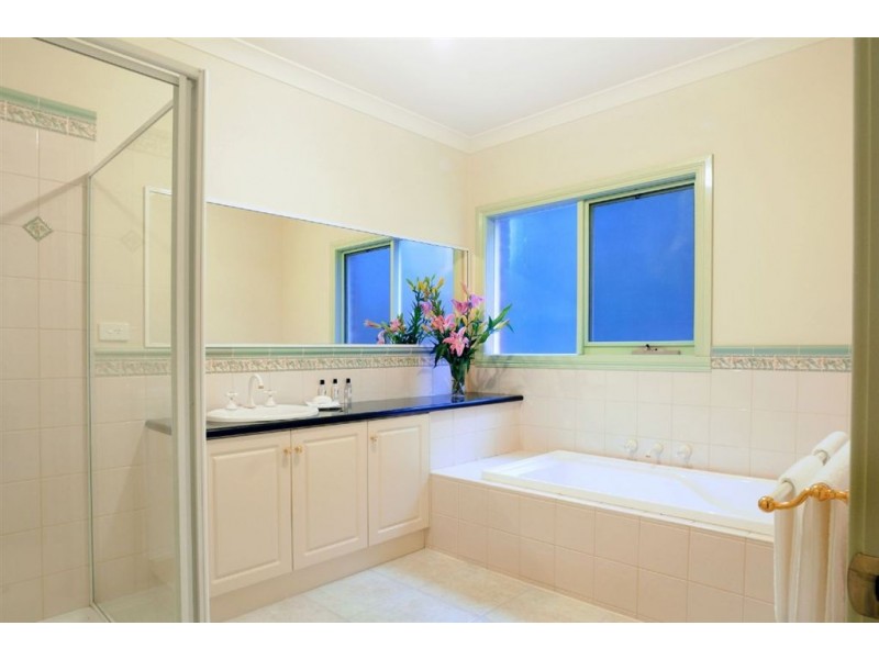 6 Greenview Close, Lysterfield South VIC 3156