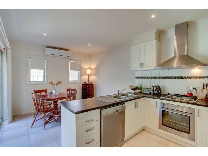 2/2 Henry Street, Boronia VIC 3155