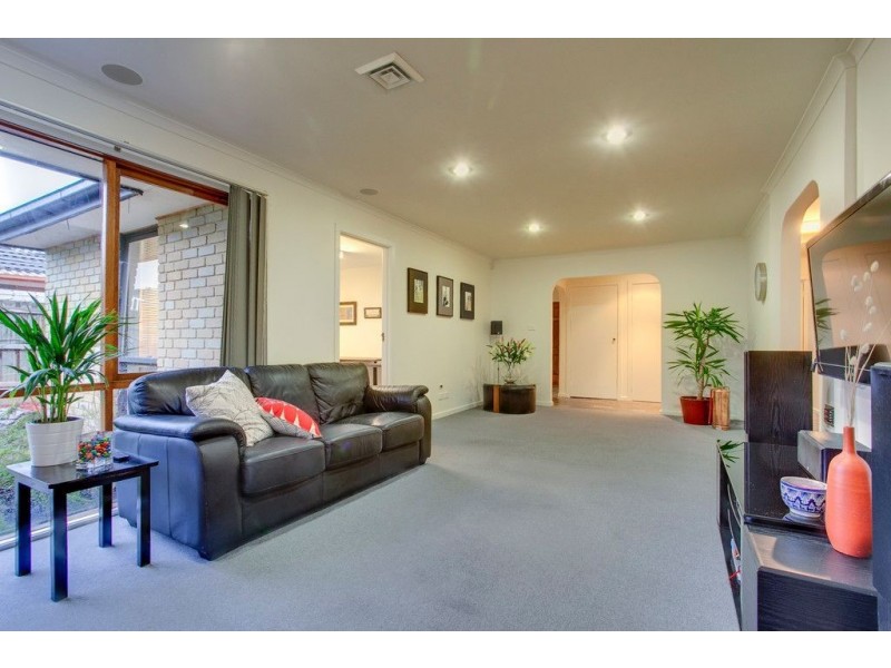 4 Chelmsford Court, Ferntree Gully VIC 3156