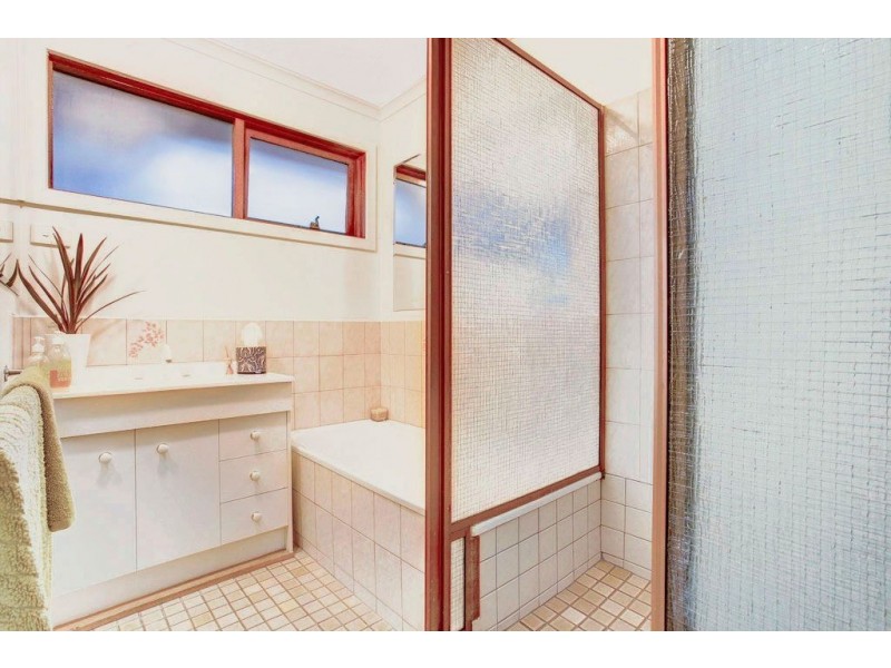 4 Chelmsford Court, Ferntree Gully VIC 3156