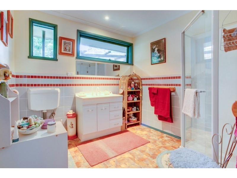 27 Alexander Crescent, Ferntree Gully VIC 3156