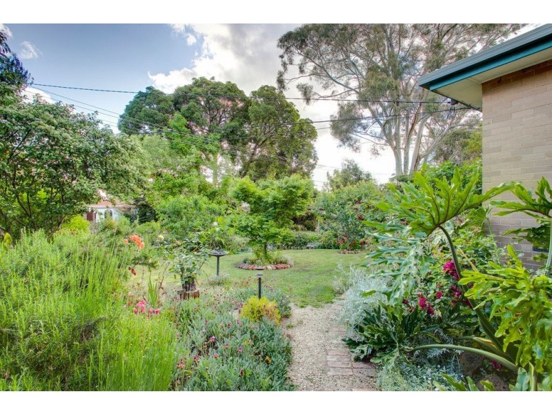 27 Alexander Crescent, Ferntree Gully VIC 3156
