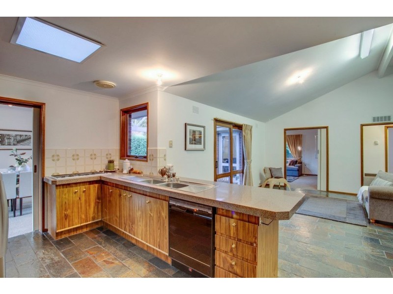 29 Riddell Road, Wantirna South VIC 3152