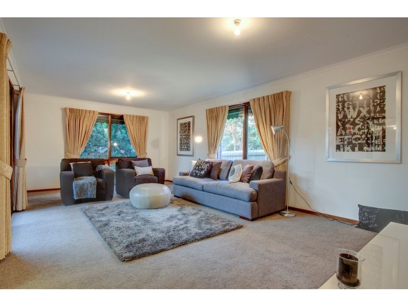 29 Riddell Road, Wantirna South VIC 3152