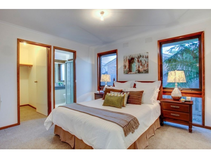 29 Riddell Road, Wantirna South VIC 3152