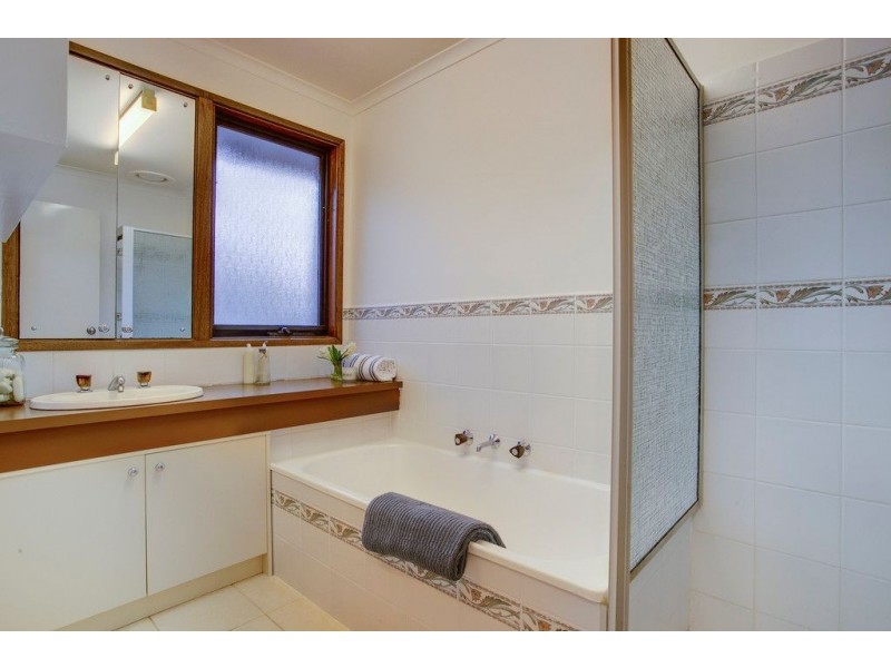 29 Riddell Road, Wantirna South VIC 3152