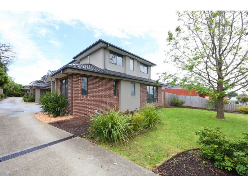 1/2 Kenneth Road, Bayswater VIC 3153