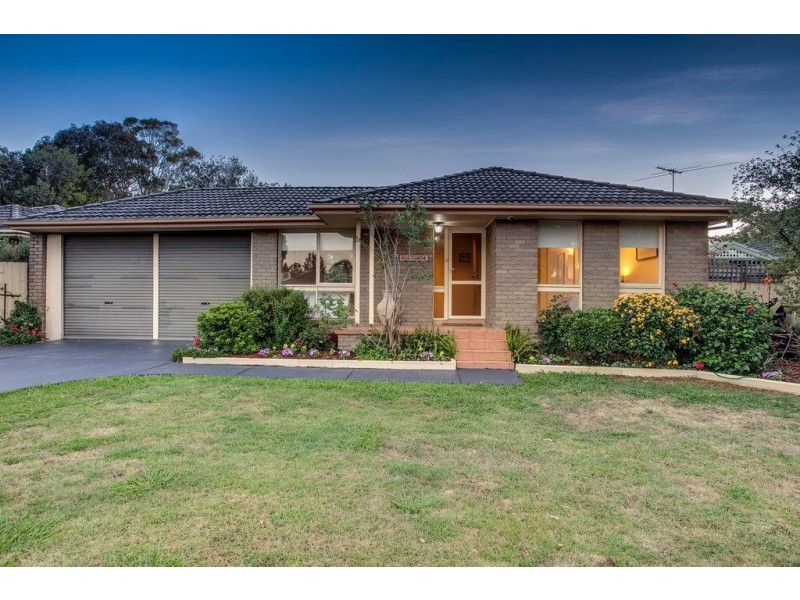 13 Newstead Way, Wantirna South VIC 3152