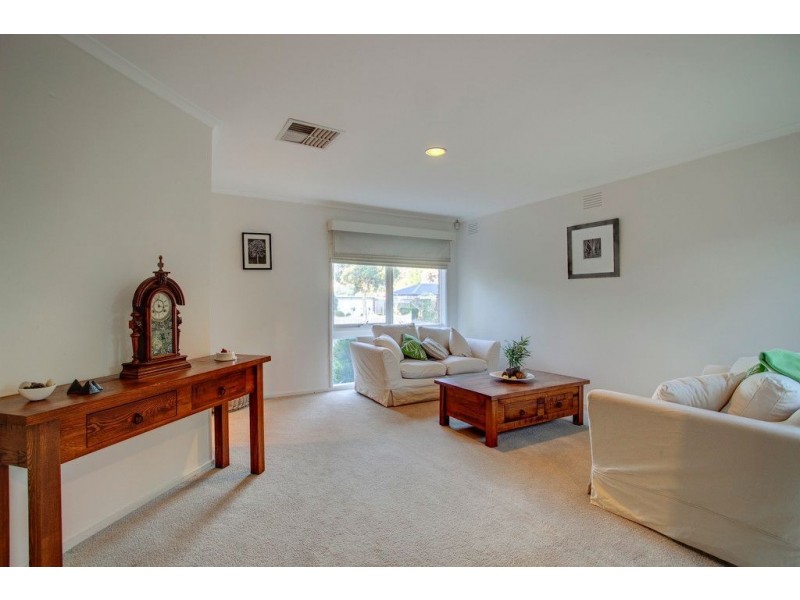 13 Newstead Way, Wantirna South VIC 3152